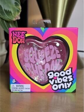 NIB Needoh Good Vibes Heart - Pink